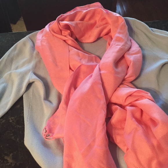 Great pink scarf!