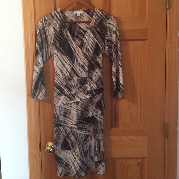 NY & Co super cute dress. Ties is the back!