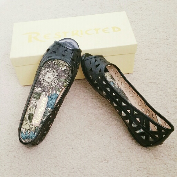 RESTRICTED Cutout Flats