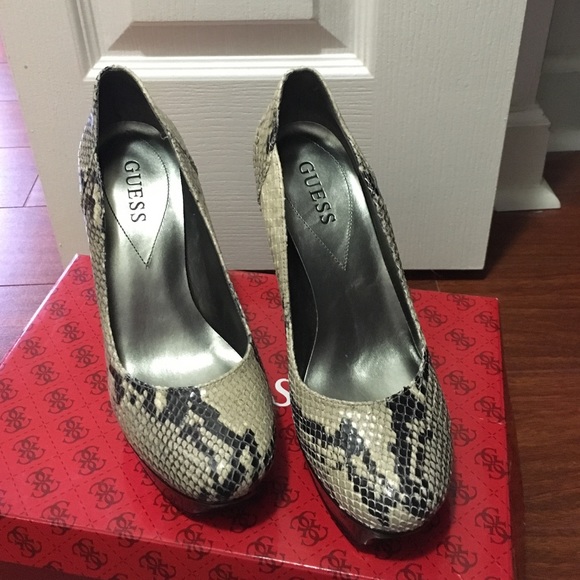 Guess Platform Python-Print Pumps - Picture 2 of 4