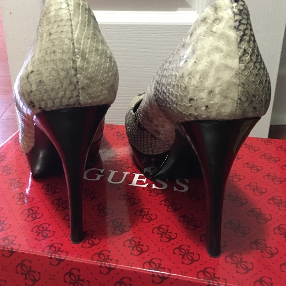 Guess Platform Python-Print Pumps - Picture 3 of 4