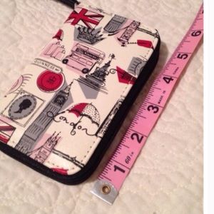 Lulu Guinness Accessories - ๐HP๐Lulu by Lulu Guinness iPhone Wristlet Lulu Guinness Accessories - ๐HP๐Lulu by Lulu Guinness iPhone Wristlet