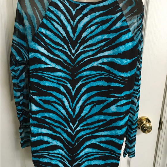 Top - Picture 2 of 3