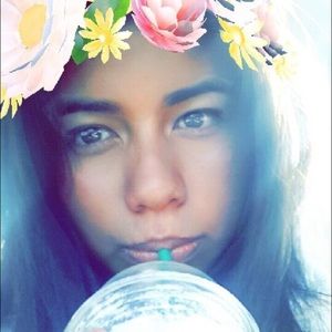 Meet your Posher, Raquel