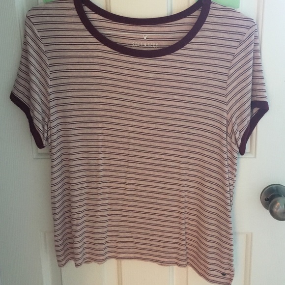 Aeo Striped Maroon tee!