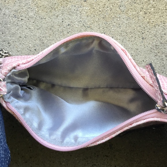 Guess Mini Purse 🌸 - Picture 3 of 3