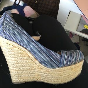 Blue wedges