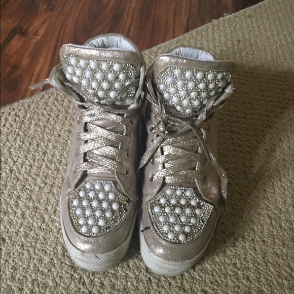 Shoes - Picture 2 of 2