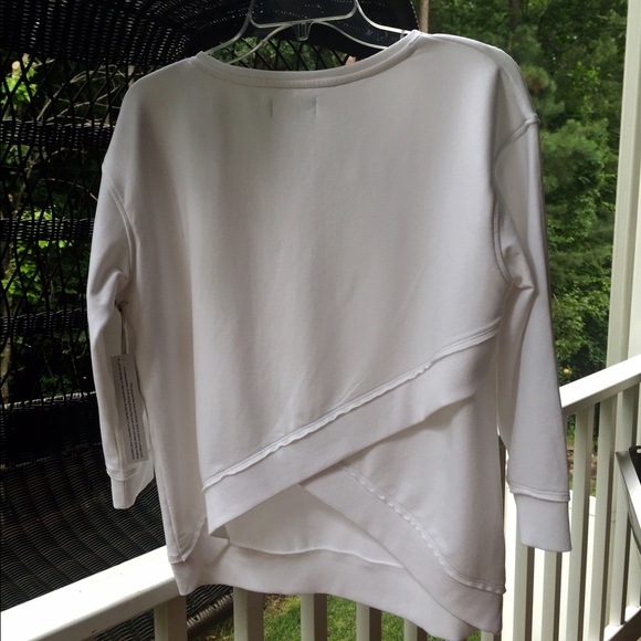 🎀SOLD LOCALLY 🎀Cross back top - Picture 3 of 4