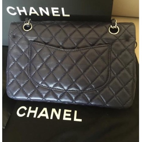 💢SOLD💢Chanel Classic Flap Bag Medium Large - Picture 2 of 4