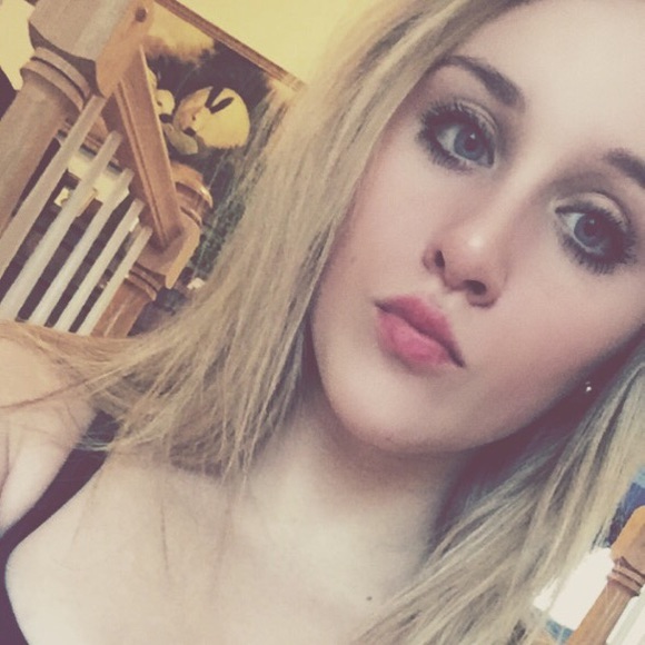 Meet your Posher, Caroline