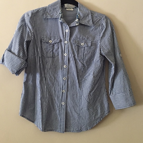 3/4 length nautical Van Heusen button down blouse