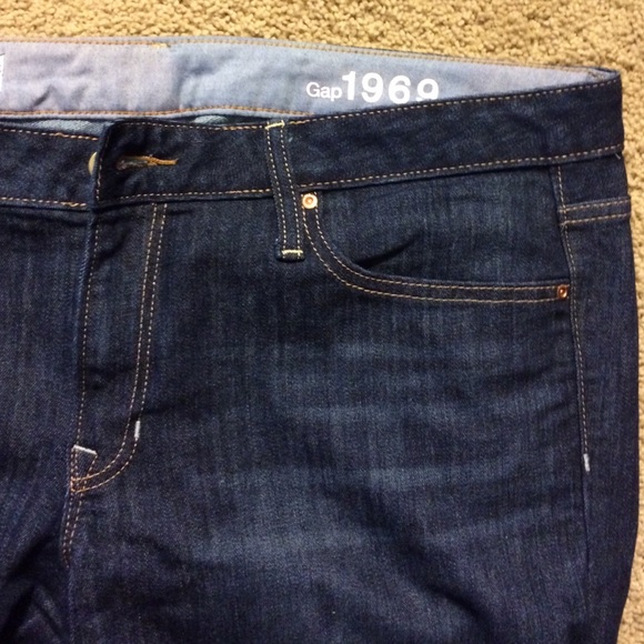 Worn once- Gap 1969 long and lean trouser jeans