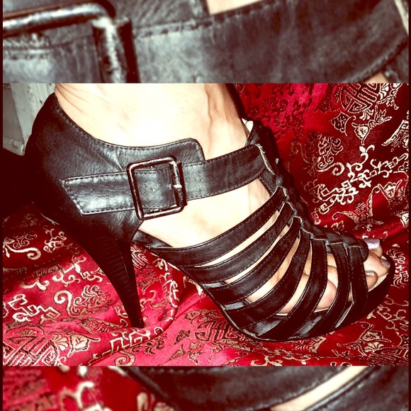 So Sexy Sandal Heel by Mixx Shuz