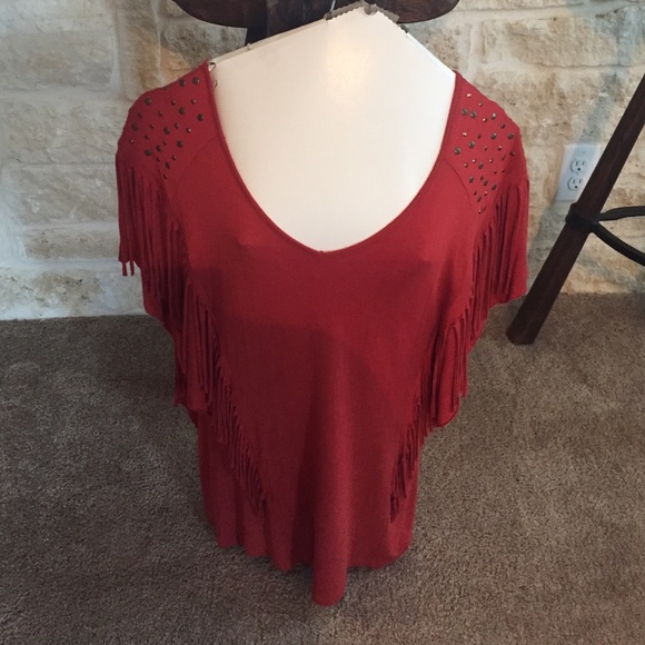 👜 Studded Fringe Top - Picture 2 of 3