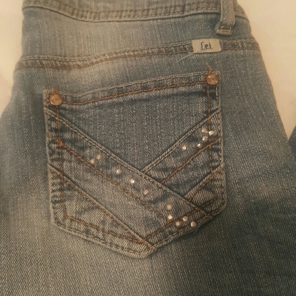 Capries - Picture 2 of 4