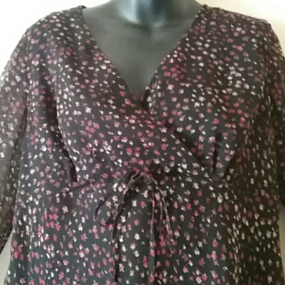 Beautiful flowing blouse - Picture 3 of 4