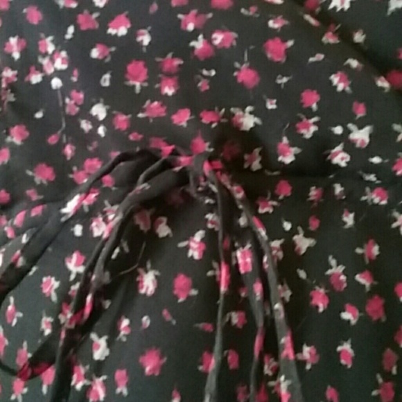 Beautiful flowing blouse - Picture 4 of 4