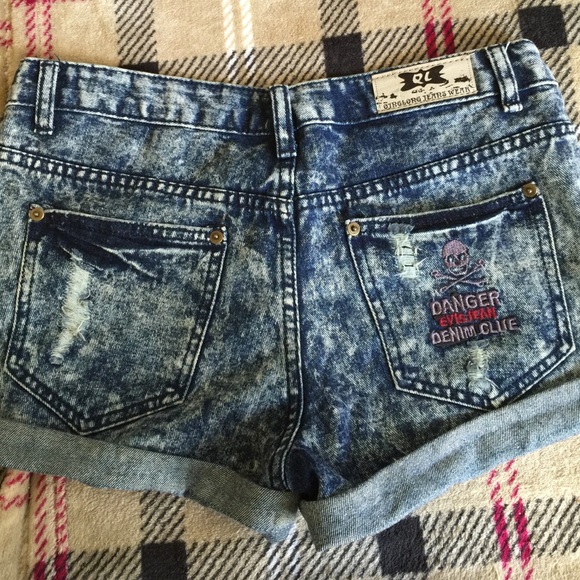 QL shorts - Picture 2 of 3