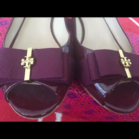 Tory Burch Trudy Open Toe Flat Wedge Cabernet