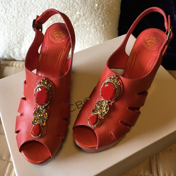 BCBG Generation Wedge Platforms