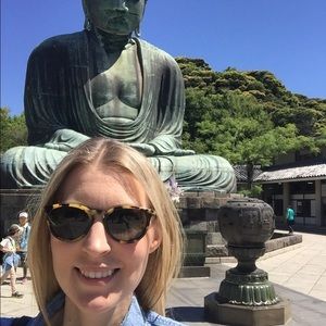 Meet your Posher, Emily