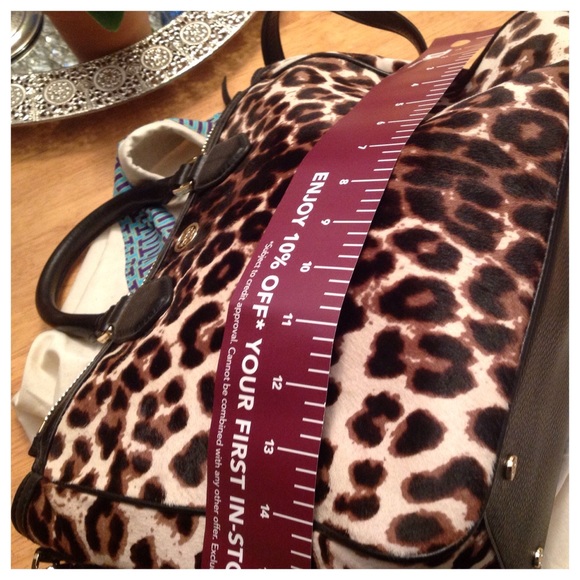 X SOLD Tory Burch Snow Leopard Robinson Square X - Picture 4 of 4