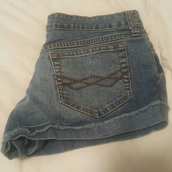 Shorts - Picture 2 of 3