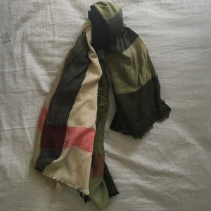 Authentic Burberry Mega Check Wool Scarf Olive