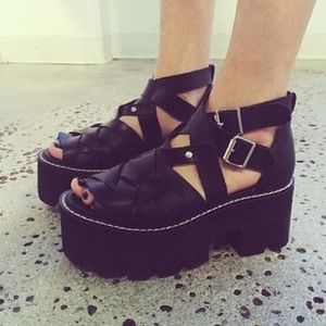 Jeffery Campbell cake platform