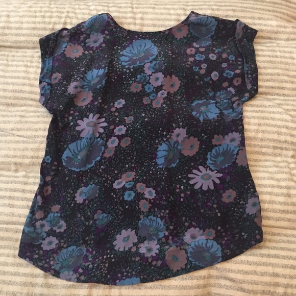 🌸Dark Floral Loose Top - Picture 3 of 4