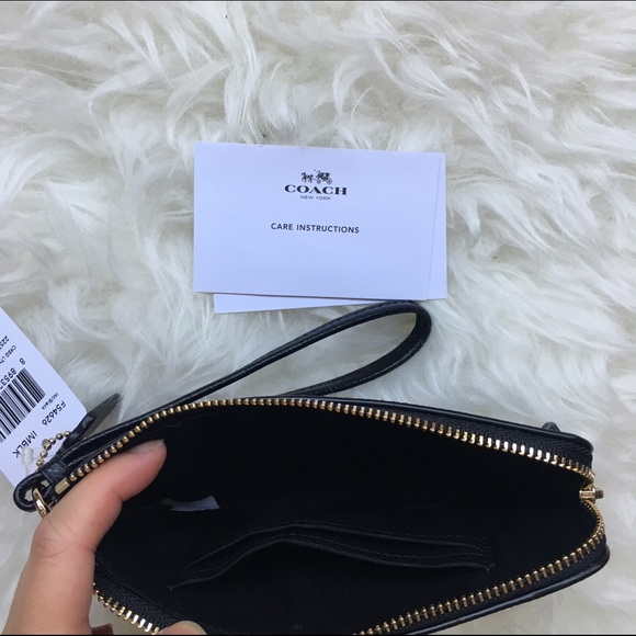 ⚡️️FLASH SALE⚡️🆕 Coach wristlet - Picture 3 of 3