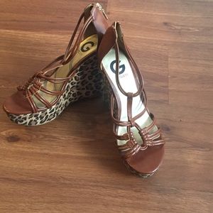 Guess wedge leopard prints