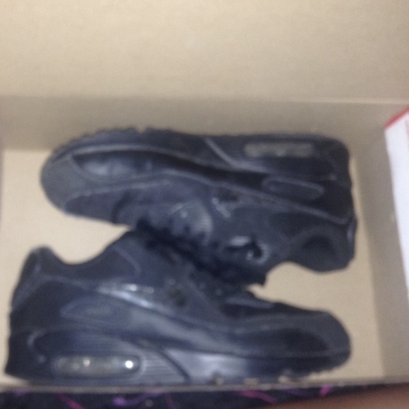 Black Air Maxes - Picture 1 of 3
