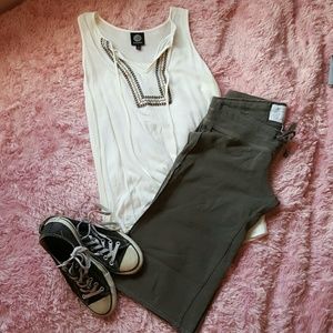 Abercrombie and Fitch Bermuda short