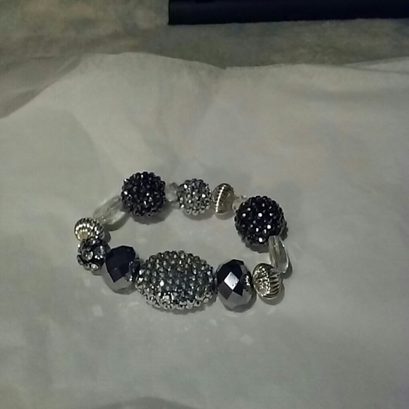 Silver stretchy bracelet