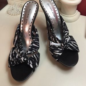 Gianni Bini Animal Print 🦓 Platform Heels