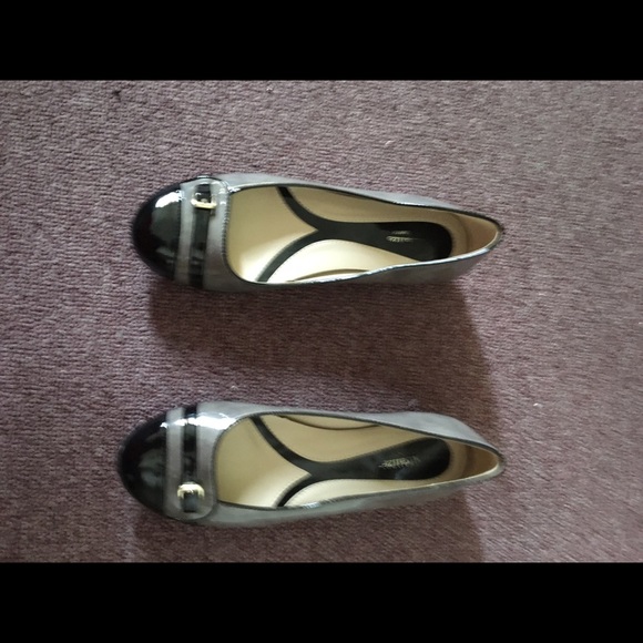 Flat 2 tone shoes