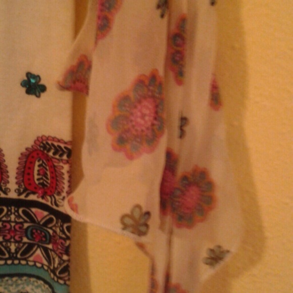 Handmade V neck Cotton Blouse - Picture 3 of 4
