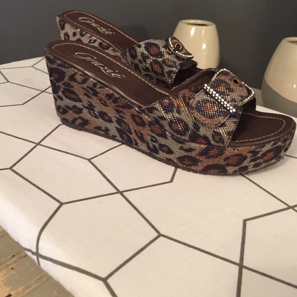 Platform sandals - Picture 2 of 4