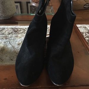 Chinese Laundry black suede booties