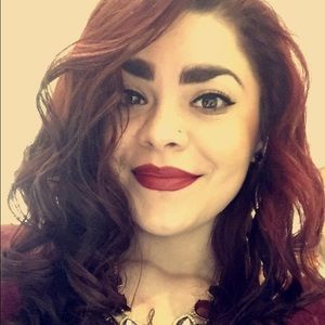 Meet your Posher, Leslie