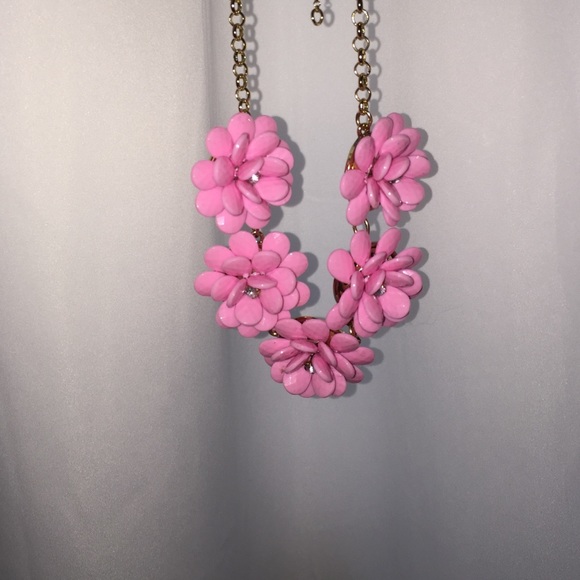 🌸Crew cuts Rosette Necklace 🌸