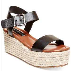 NIB Steve Madden "Sabbie" platform sandals