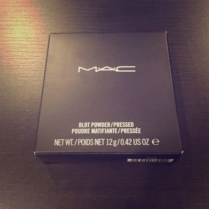 MAC Pressed Blot Powder Medium