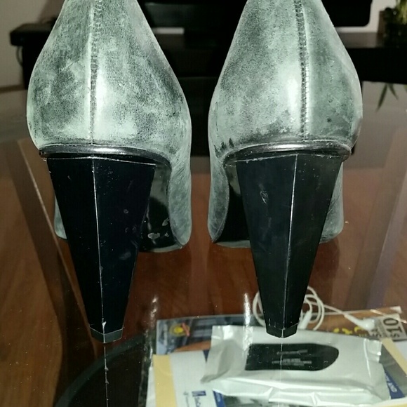 BCBG MaxAzria - Picture 4 of 4