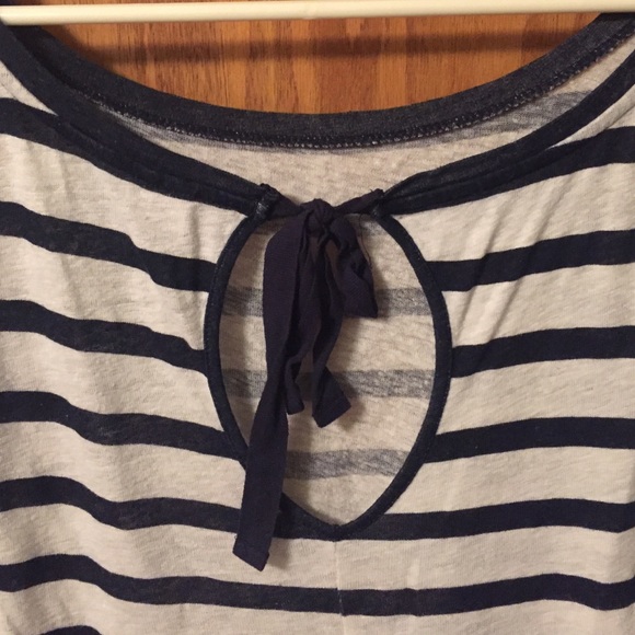 Cute back detail Navy striped top Sz Med - Picture 3 of 4