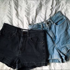Set of two pairs of shorts