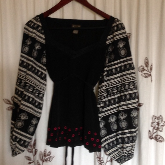 Festive Latin style blouse