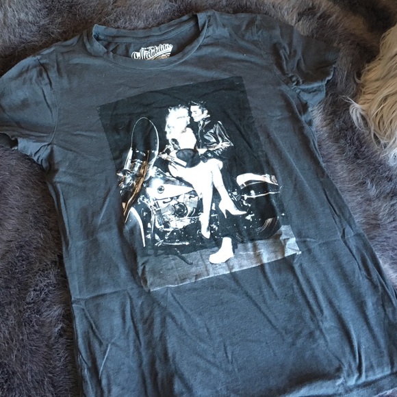 Old navy - Elvis Presley shirt!